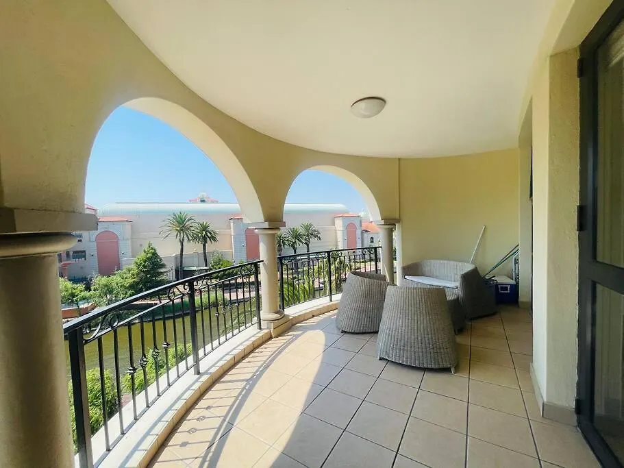 Zals -Luxury Accommodation Island Club Century City Cape Town